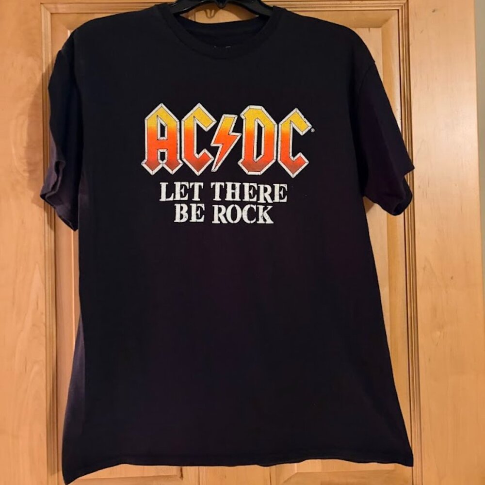 AC/DC Graphic T-Shirt Size L